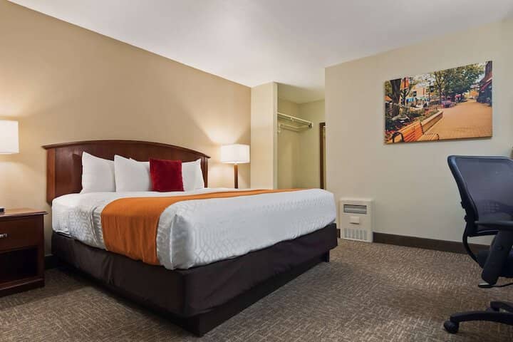 Room 10 of 35