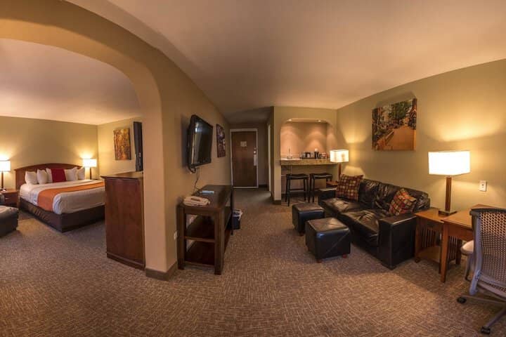 Room 17 of 35