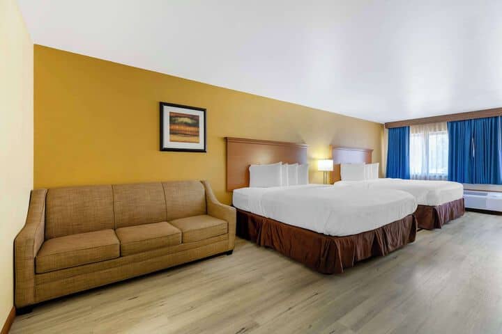 Room 16 of 34