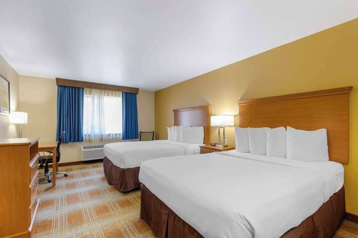 Room 6 of 34
