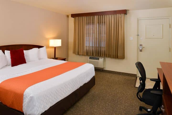 Room 8 of 35