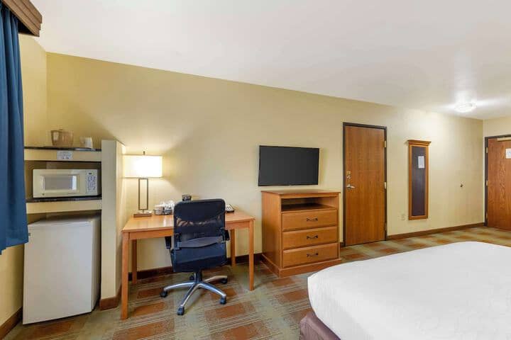 Room 10 of 34