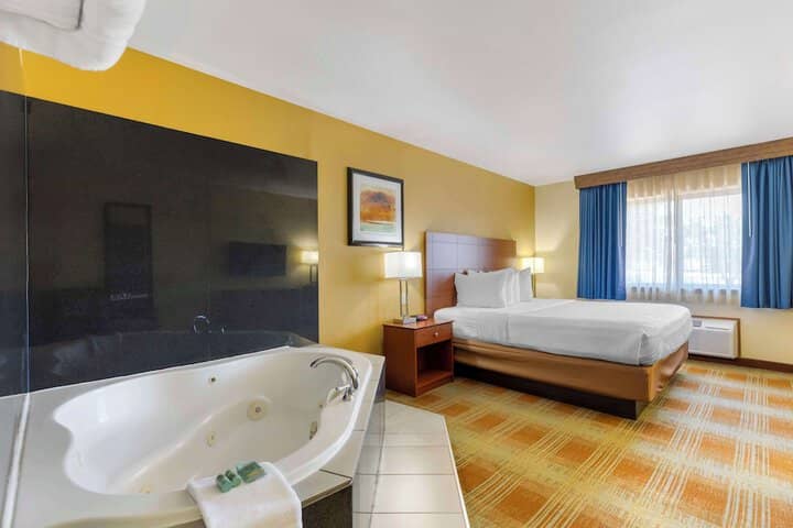 Room 7 of 34