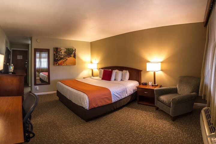 Room 4 of 35